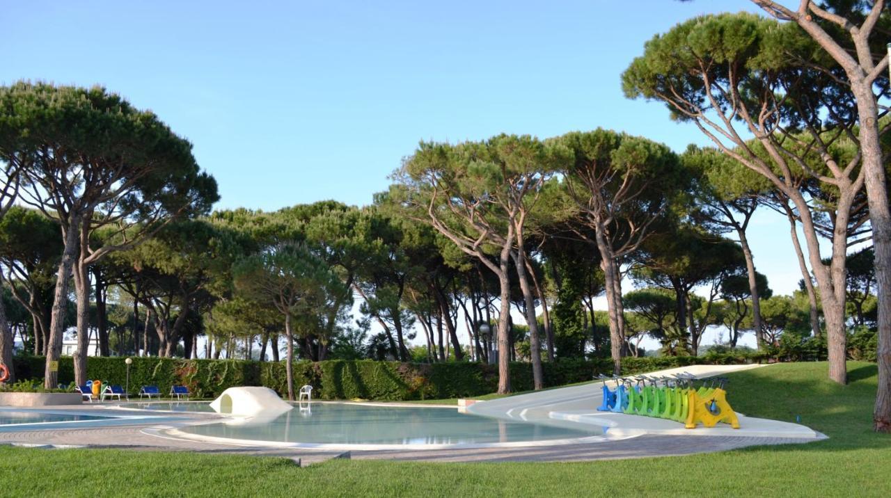 Albatross Mobile Homes On Camping Waikiki Lido di Jesolo Exterior photo